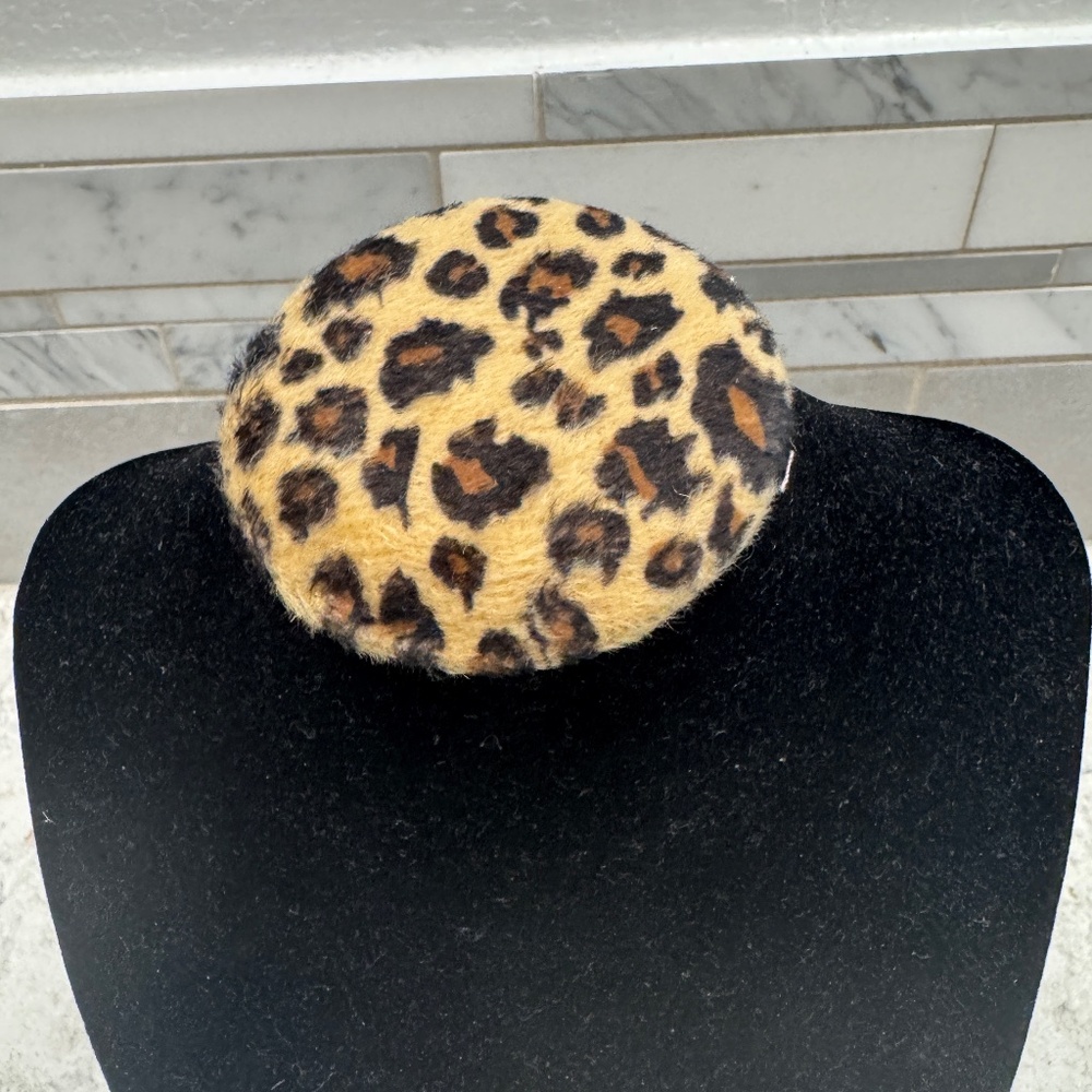 Leopard and Black Velvet jewelry  display bust designed to showcase necklace - Picture 4 of 8